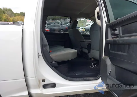 2015 Ram 1500 Tradesman из США, поврежденный, VIN 1C6RR6KM8FS581459